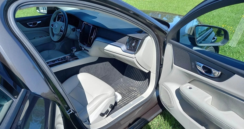 Volvo S60 cena 115500 przebieg: 37866, rok produkcji 2020 z Woźniki małe 121